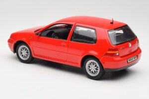 Volkswagen Golf Mk4 GTI Κόκκινο Revell 1:18 08943 Μέταλλο - εικόνα 7 από 8