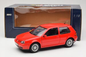 Volkswagen Golf Mk4 GTI Κόκκινο Revell 1:18 08943 Μέταλλο - εικόνα 8 από 8