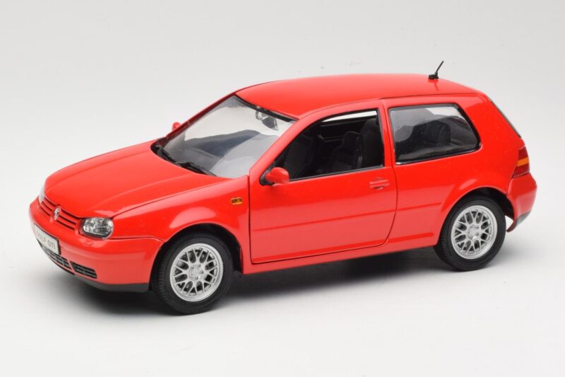 Volkswagen Golf Mk4 GTI Κόκκινο Revell 1:18 08943 Μέταλλο