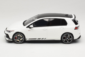 Volkswagen Golf Mk8 GTI Clubsport Pure White Otto 1:18 OT1221 Ρητίνη - εικόνα 3 από 6