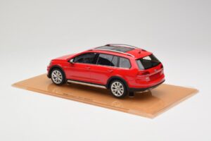 Volkswagen Golf Mk7 Alltrack Tornado Red DNA 1:18 DNA000035 Ρητίνη - εικόνα 5 από 6