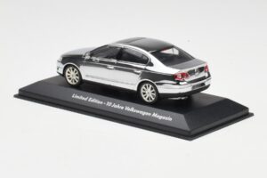 Volkswagen Passat B6 Chrome Silver 10 Years Volkswagen Magazine Minichamps 1:43 PASSAT004 Μέταλλο - εικόνα 3 από 4