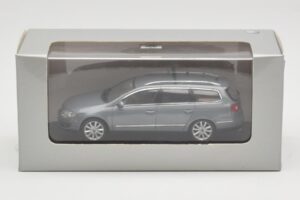 Volkswagen Passat B6 Variant Grey Metallic Minichamps 1:43 PASSAT005 Μέταλλο - εικόνα 4 από 4