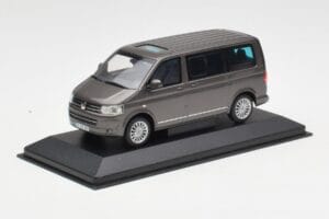 Volkswagen T5 Bus Bronze Metallic Minichamps 1:43 4039378412203 Μέταλλο - εικόνα 2 από 4