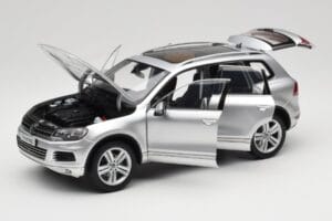 Volkswagen Touareg 7L Silver Metallic Kyosho 1:18 8821CS Μέταλλο - εικόνα 2 από 8