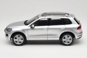 Volkswagen Touareg 7L Silver Metallic Kyosho 1:18 8821CS Μέταλλο - εικόνα 4 από 8