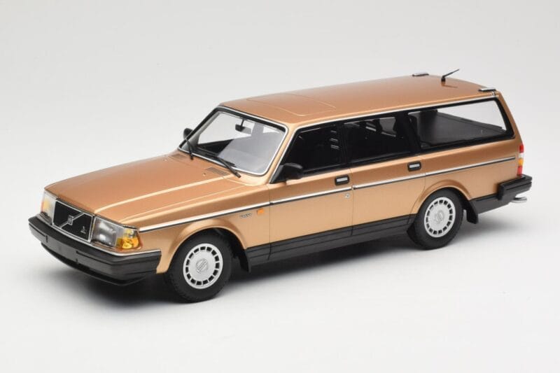 Volvo 240 GL Break Gold Metallic Minichamps 1:18 155171415 Μέταλλο