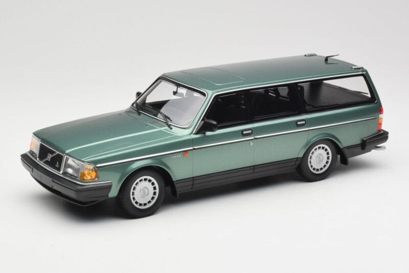 Volvo 240 GL Estate Green Metallic Minichamps 1:18 155171410 Μέταλλο