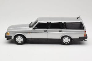 Volvo 240 GL Estate Ασημί Minichamps 1:18 155171416 Μέταλλο - εικόνα 3 από 6