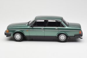 Volvo 240 GL Πράσινο Μεταλλικό Minichamps 1:18 155171400 Μέταλλο - εικόνα 3 από 6