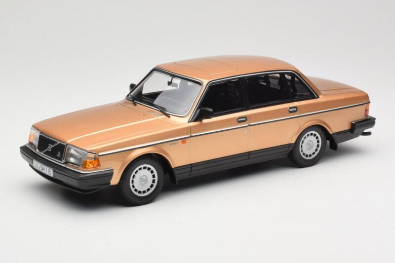 Volvo 240 GL Χρυσό Minichamps 1:18 155171405 Μέταλλο