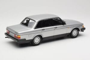 Volvo 240 GL Ασημί Minichamps 1:18 155171408 Μέταλλο - εικόνα 2 από 6