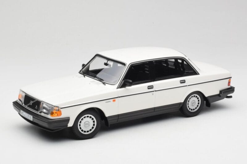 Volvo 240 GL Λευκό Minichamps 1:18 155171402 Μέταλλο