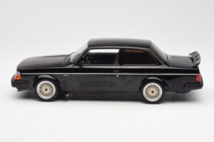 Volvo 240 Turbo Μαύρο Custom IXO 1:18 18CMC178 Μέταλλο - εικόνα 3 από 6
