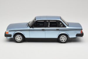 Volvo 244 Turbo Ανοιχτό Μπλε DNA 1:18 DNA000135 Μέταλλο - εικόνα 3 από 6