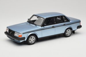 Volvo 244 Turbo Ανοιχτό Μπλε DNA 1:18 DNA000135 Μέταλλο