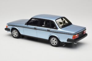 Volvo 244 Turbo Ανοιχτό Μπλε DNA 1:18 DNA000135 Μέταλλο - εικόνα 5 από 6