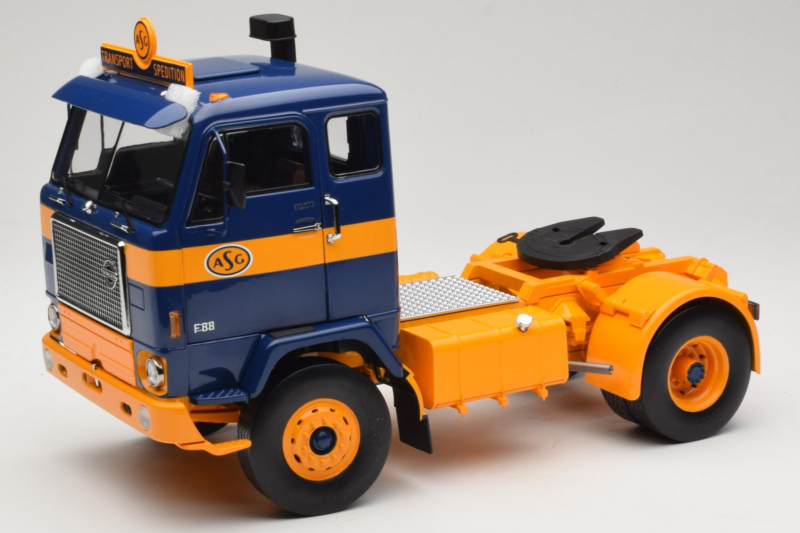 Volvo F88 Σκούρο Μπλε Κίτρινο MCG 1:18 MCG18140 Μέταλλο