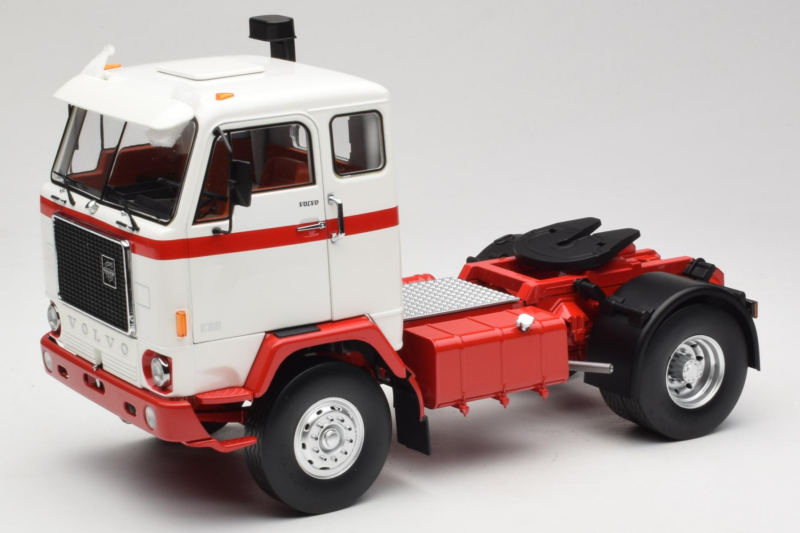 Volvo F88 Λευκό Κόκκινο MCG 1:18 MCG18141 Μέταλλο