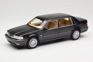 Volvo S90 Royal Violet DNA 1:18 DNA000089 Μέταλλο