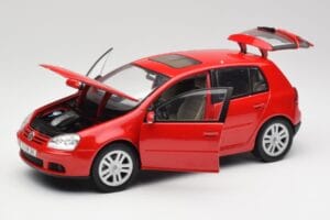 Volkswagen Golf Mk5 4-Door Tornado Κόκκινο Bburago 1:18 GOLF001 Μέταλλο - εικόνα 2 από 8