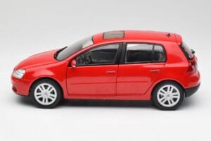 Volkswagen Golf Mk5 4-Door Tornado Κόκκινο Bburago 1:18 GOLF001 Μέταλλο - εικόνα 4 από 8
