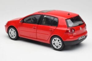 Volkswagen Golf Mk5 4-Door Tornado Κόκκινο Bburago 1:18 GOLF001 Μέταλλο - εικόνα 7 από 8
