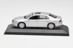 Volkswagen Phaeton Ασημί Minichamps 1:43 3D0099300A Μέταλλο
