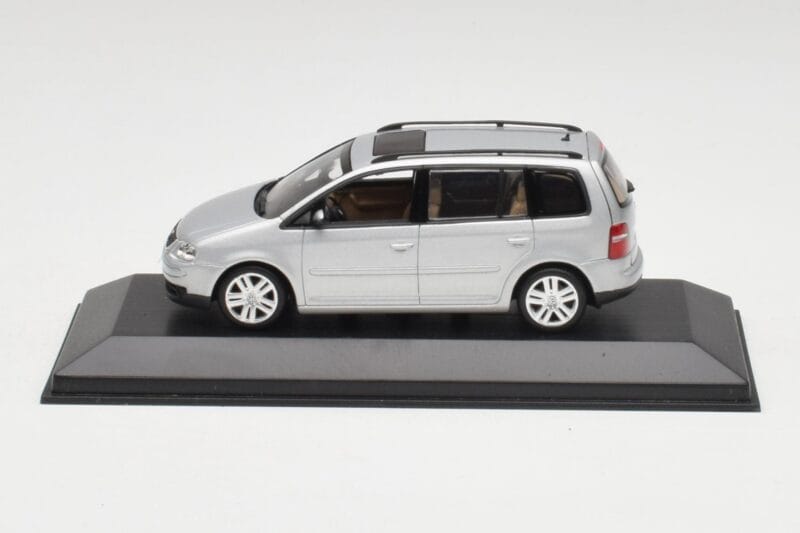 Volkswagen Touran Reflex Ασημί Minichamps 1:43 TOURAN001 Μέταλλο