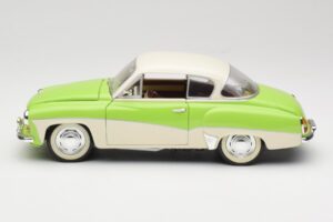 Wartburg 313 Παστέλ Πράσινο πάνω από Μπεζ Revell 1:18 9018 Μέταλλο - εικόνα 4 από 8