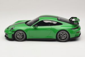 Porsche 911 992.2 GT3 Weissach Package Python Green GT Spirit 1:18 GT576 Ρητίνη - εικόνα 3 από 6