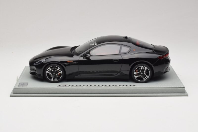 Maserati GranTurismo Trofeo Nero Assoluto BBR 1:18 P18240CMAS Ρητίνη