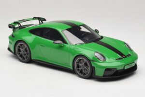 Porsche 911 992.2 GT3 Weissach Package Python Green GT Spirit 1:18 GT576 Ρητίνη - εικόνα 4 από 6