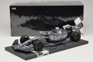 Alfa Romeo Orlen C42 R. Kubica Testing Barcelona 2022 Minichamps 1:18 117229988 Ρητίνη - εικόνα 7 από 7