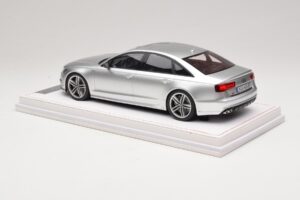 Audi S6 C7 Florett Silver Metallic IVY Merit 1:18 REMC038 Ρητίνη - εικόνα 5 από 7