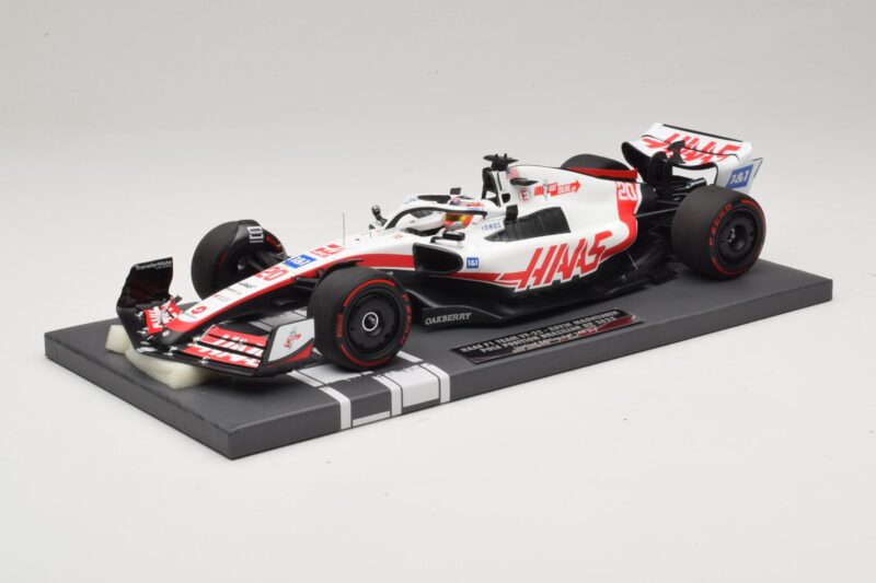 Haas VF-22 K. Magnussen Pole Position Brazilian GP 2022 Minichamps 1:18 117222120 Ρητίνη
