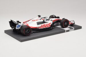 Haas VF-22 K. Magnussen Pole Position Brazilian GP 2022 Minichamps 1:18 117222120 Ρητίνη - εικόνα 2 από 7
