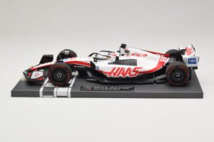 Haas VF-22 K. Magnussen Pole Position Brazilian GP 2022 Minichamps 1:18 117222120 Ρητίνη - εικόνα 3 από 7