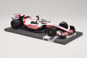 Haas VF-22 K. Magnussen Pole Position Brazilian GP 2022 Minichamps 1:18 117222120 Ρητίνη - εικόνα 4 από 7