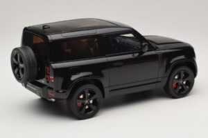 Land Rover Defender 90 L663 P400 X-Dynamic HSE Santorini Black GT Spirit 1:18 GT992 Ρητίνη - εικόνα 2 από 6