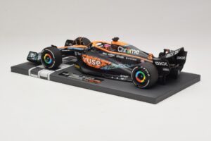 McLaren MCL36 #3 D. Ricciardo Abu Dhabi GP 2022 Minichamps 1:18 537224003 Ρητίνη - εικόνα 5 από 7