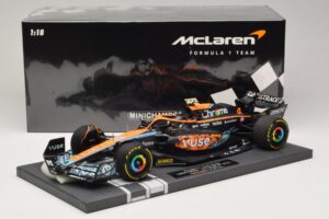 McLaren MCL36 #4 L. Norris Abu Dhabi GP 2022 Minichamps 1:18 537224004 Ρητίνη - εικόνα 6 από 7