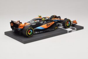 McLaren MCL60 #4 L. Norris 2nd Place Hungarian GP 2023 Minichamps 1:18 537233004 Ρητίνη - εικόνα 2 από 7