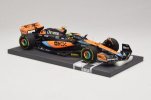 McLaren MCL60 #4 L. Norris 2nd Place Hungarian GP 2023 Minichamps 1:18 537233004 Ρητίνη - εικόνα 4 από 7