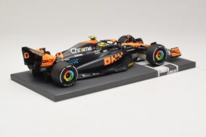 McLaren MCL60 #4 L. Norris 2nd Place Japanese GP 2023 Minichamps 1:18 537233504 Ρητίνη - εικόνα 2 από 7