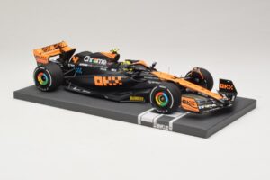 McLaren MCL60 #4 L. Norris 2nd Place Japanese GP 2023 Minichamps 1:18 537233504 Ρητίνη - εικόνα 4 από 7