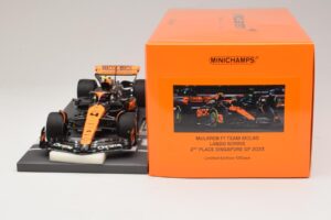 McLaren MCL60 #4 L. Norris 2nd Place Singapore GP 2023 Minichamps 1:18 537233404 Ρητίνη - εικόνα 6 από 7