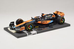 McLaren MCL60 #81 O. Piastri Hungarian GP 2023 Minichamps 1:18 537233081 Ρητίνη