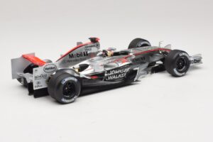 McLaren MP4/21 #3 K. Raikkonen 2006 Minichamps 1:18 530061803 Ρητίνη - εικόνα 2 από 7