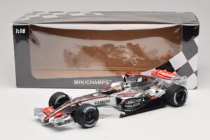 McLaren MP4/21 #3 K. Raikkonen 2006 Minichamps 1:18 530061803 Ρητίνη - εικόνα 7 από 7